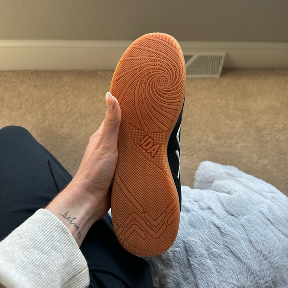 Brand New Ida Indoor Soccer Cleats. - Picture 3 of 5